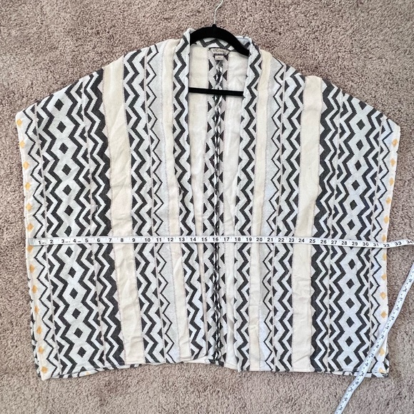 Ethereal Womens Open Poncho look Top - Picture 5 of 6